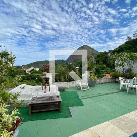 Casa à venda com 350m², 7 quartos e 1 vagaPiscina