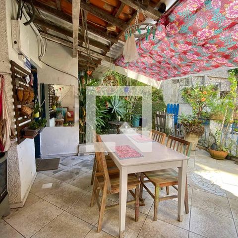 Casa à venda com 350m², 7 quartos e 1 vagaLoft - Área externa