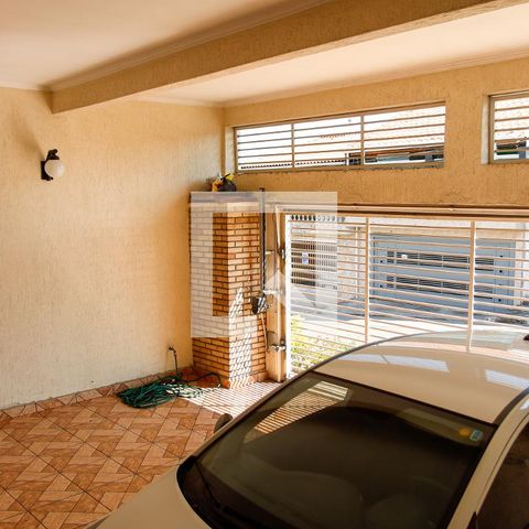 Casa à venda com 203m², 3 quartos e 2 vagas Casa à venda com 203m², 3 quartos e 2 vagasGaragem