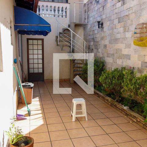 Casa à venda com 203m², 3 quartos e 2 vagas Casa à venda com 203m², 3 quartos e 2 vagasQuintal