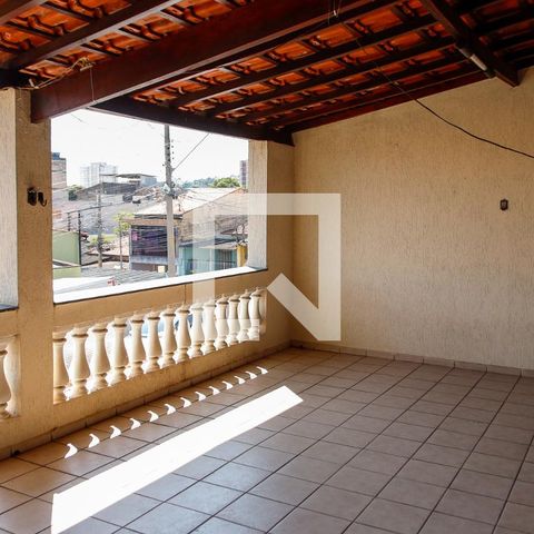 Casa à venda com 203m², 3 quartos e 2 vagas Casa à venda com 203m², 3 quartos e 2 vagasSacada