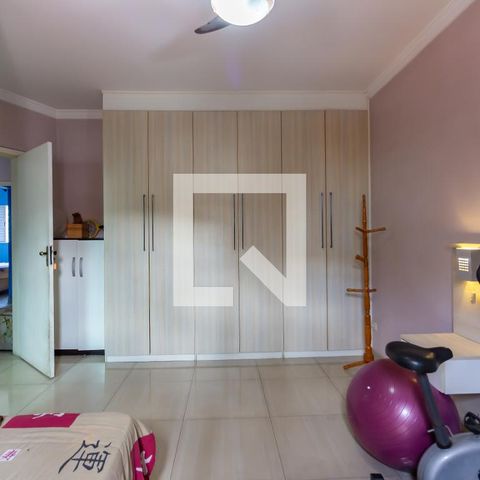 Casa à venda com 217m², 4 quartos e 3 vagasSuíte 4