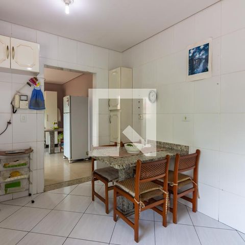 Casa à venda com 217m², 4 quartos e 3 vagasCozinha 