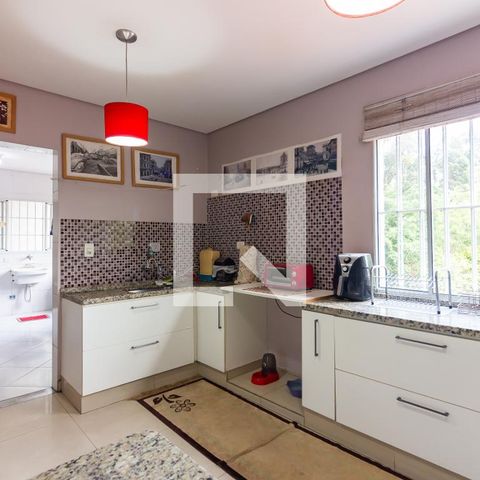 Casa à venda com 217m², 4 quartos e 3 vagasCozinha 