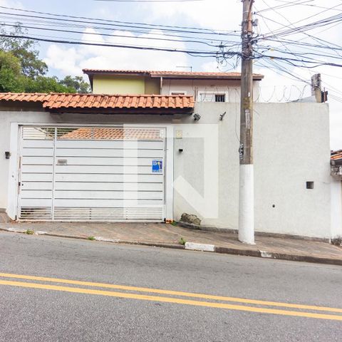 Casa à venda com 217m², 4 quartos e 3 vagasFachada