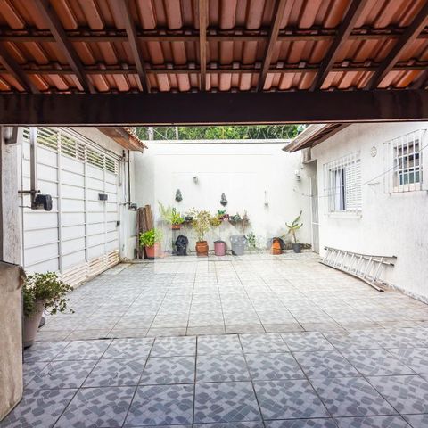 Casa à venda com 217m², 4 quartos e 3 vagasGaragem