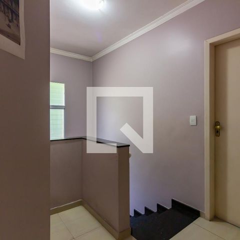 Casa à venda com 217m², 4 quartos e 3 vagasHall social