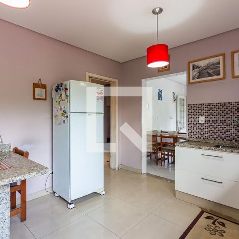 Casa à venda com 217m², 4 quartos e 3 vagasCozinha 