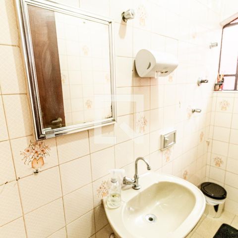 Casa para alugar com 400m², 3 quartos e 2 vagasBanheiro 2