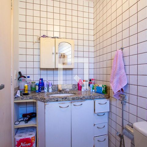 Apartamento à venda com 140m², 2 quartos e 2 vagas Apartamento à venda com 140m², 2 quartos e 2 vagasBanheiro da Suíte