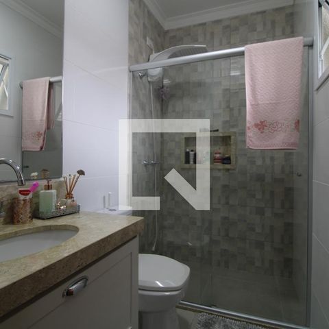 Casa à venda com 175m², 3 quartos e 4 vagasBanheiro da suíte 2