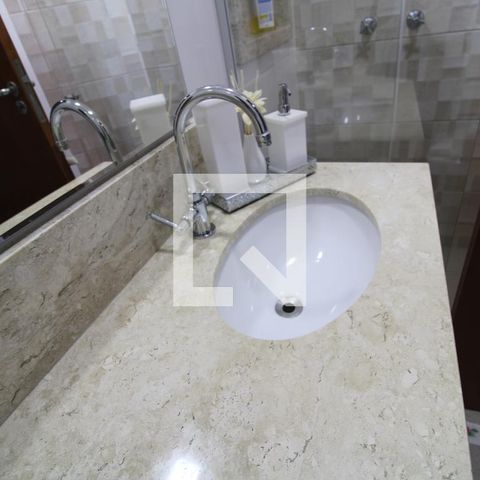 Casa à venda com 175m², 3 quartos e 4 vagasPia banheiro da suíte 1