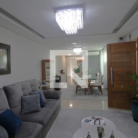 Casa à venda com 175m², 3 quartos e 4 vagasSala