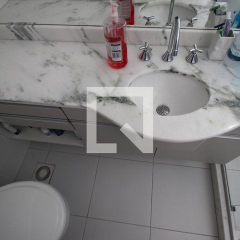 Apartamento à venda com 76m², 3 quartos e 2 vagasBanheiro da Suíte