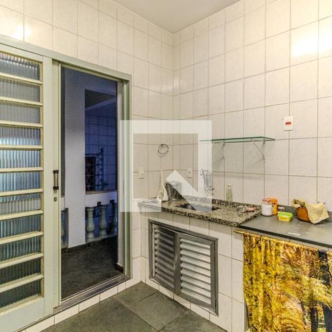 Casa à venda com 533m², 4 quartos e 4 vagasCozinha 2