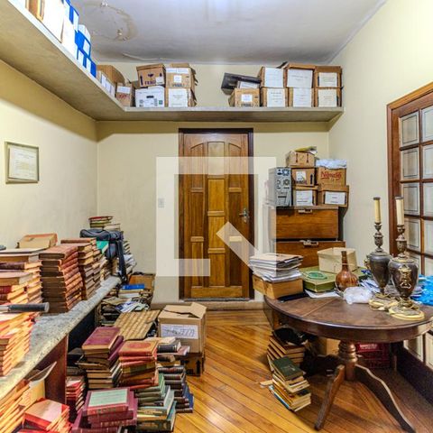 Casa à venda com 533m², 4 quartos e 4 vagasEscritório
