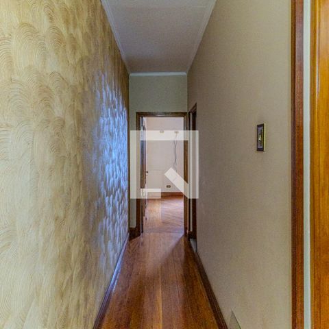 Casa à venda com 533m², 4 quartos e 4 vagasCorredor