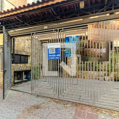 Casa à venda com 533m², 4 quartos e 4 vagasPortão