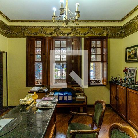 Casa à venda com 533m², 4 quartos e 4 vagasSala 1