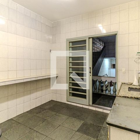 Casa à venda com 533m², 4 quartos e 4 vagasCozinha 2