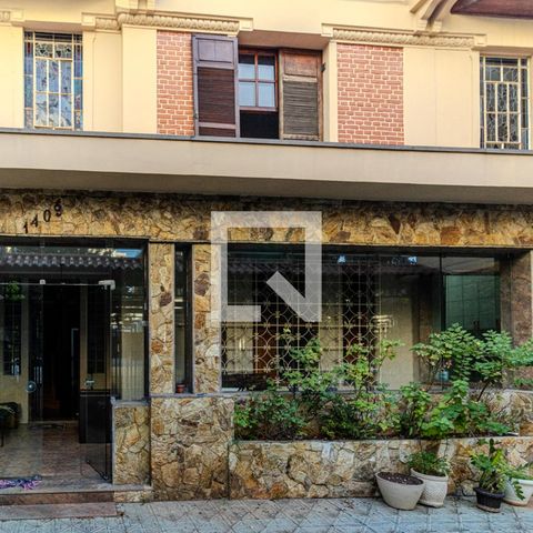 Casa à venda com 533m², 4 quartos e 4 vagasFachada