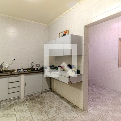 Casa à venda com 533m², 4 quartos e 4 vagasCozinha 1