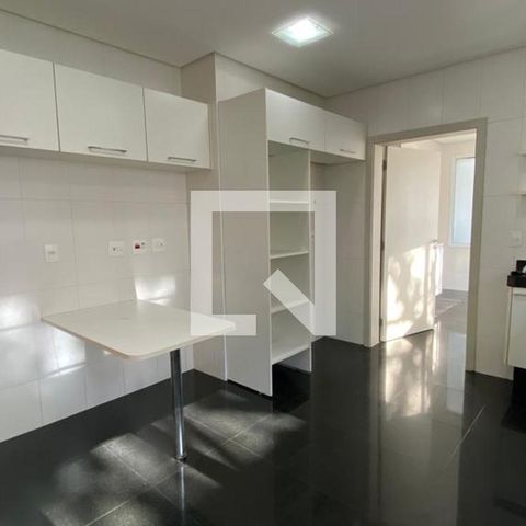 Casa de condomínio à venda com 931m², 4 quartos e 8 vagas