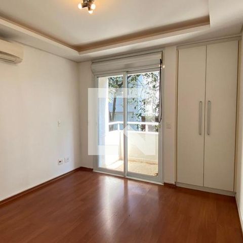 Casa de condomínio à venda com 931m², 4 quartos e 8 vagas
