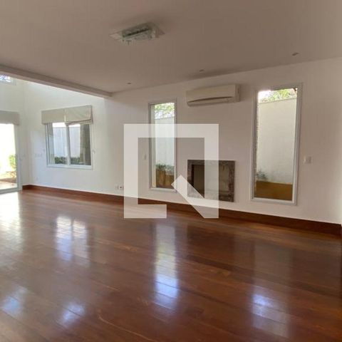 Casa de condomínio à venda com 931m², 4 quartos e 8 vagas