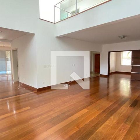 Casa de condomínio à venda com 931m², 4 quartos e 8 vagas