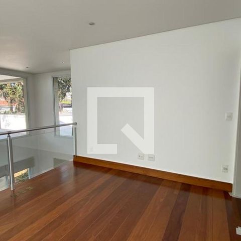 Casa de condomínio à venda com 931m², 4 quartos e 8 vagas