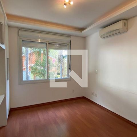 Casa de condomínio à venda com 931m², 4 quartos e 8 vagas