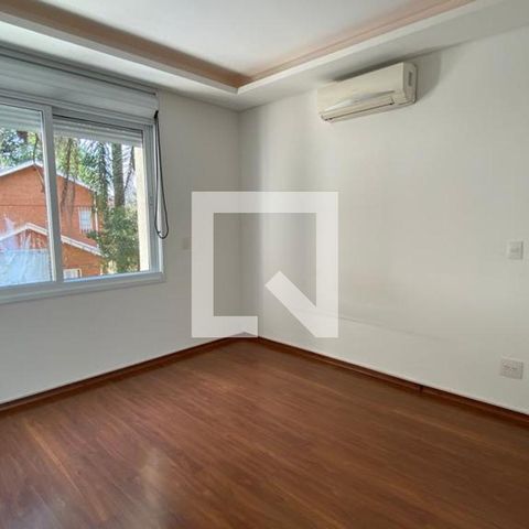 Casa de condomínio à venda com 931m², 4 quartos e 8 vagas