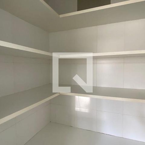 Casa de condomínio à venda com 931m², 4 quartos e 8 vagas