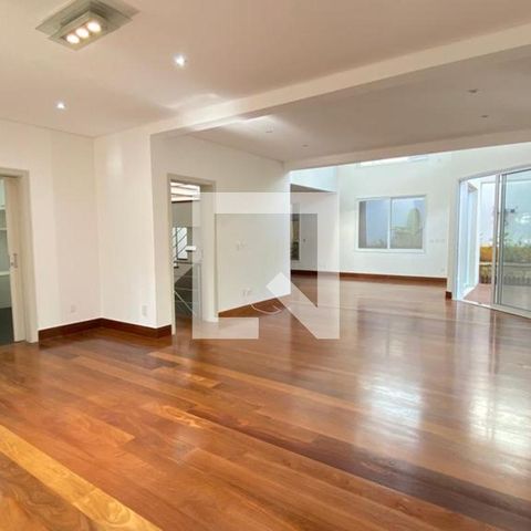 Casa de condomínio à venda com 931m², 4 quartos e 8 vagas