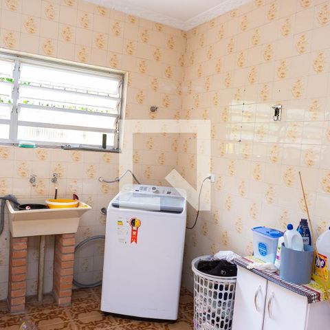 Casa à venda com 260m², 3 quartos e 4 vagasÁrea de Serviço
