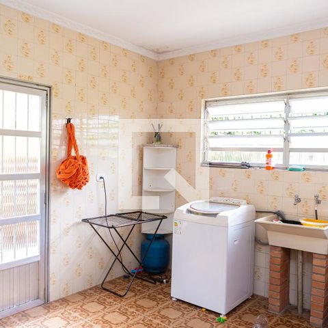 Casa à venda com 260m², 3 quartos e 4 vagasÁrea de Serviço