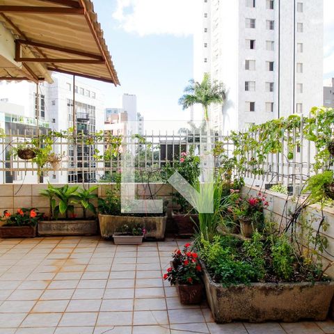 Apartamento à venda com 321m², 5 quartos e 1 vagaSacada