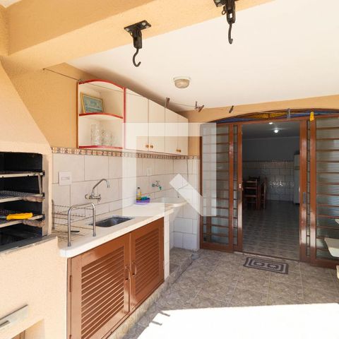 Casa à venda com 179m², 4 quartos e 3 vagasChurrasqueira