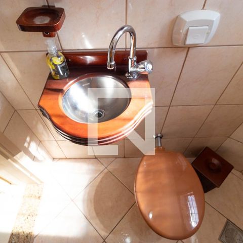 Casa à venda com 179m², 4 quartos e 3 vagasBanheiro da casa 02