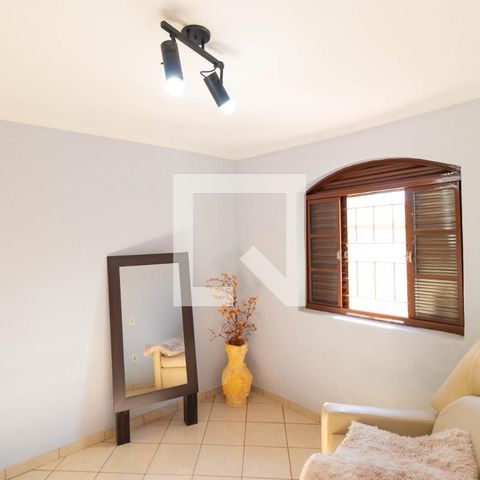 Casa à venda com 179m², 4 quartos e 3 vagasQuarto da casa 02