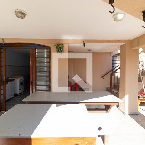 Casa à venda com 179m², 4 quartos e 3 vagasChurrasqueira