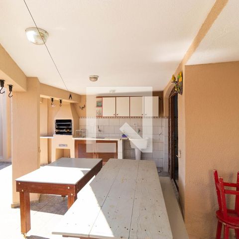 Casa à venda com 179m², 4 quartos e 3 vagasChurrasqueira