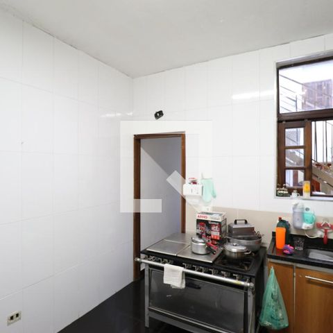 Casa para alugar com 120m², 2 quartos e 1 vagaCozinha