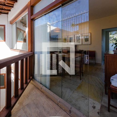 Casa para alugar com 465m², 4 quartos e 5 vagas Casa para alugar com 465m², 4 quartos e 5 vagasVaranda