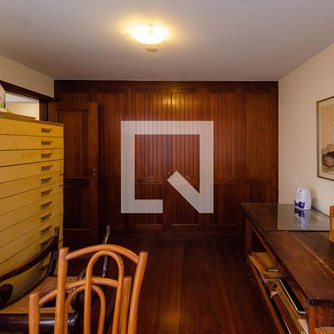 Casa para alugar com 465m², 4 quartos e 5 vagas Casa para alugar com 465m², 4 quartos e 5 vagasQuarto 1