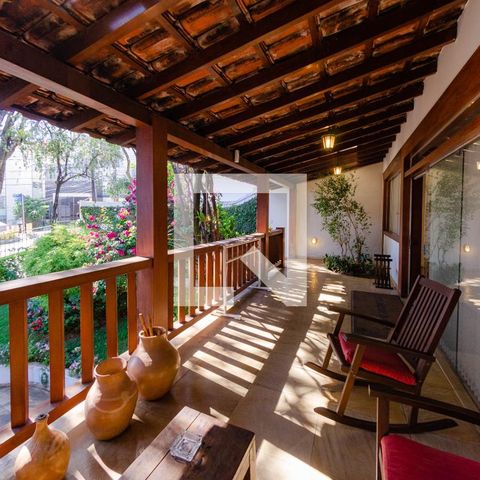 Casa para alugar com 465m², 4 quartos e 5 vagas Casa para alugar com 465m², 4 quartos e 5 vagasVaranda