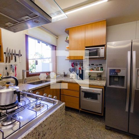 Casa para alugar com 465m², 4 quartos e 5 vagas Casa para alugar com 465m², 4 quartos e 5 vagasCozinha