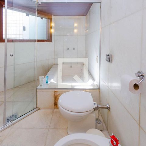 Casa para alugar com 465m², 4 quartos e 5 vagas Casa para alugar com 465m², 4 quartos e 5 vagasBanheiro 2