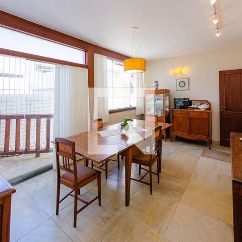 Casa para alugar com 465m², 4 quartos e 5 vagas Casa para alugar com 465m², 4 quartos e 5 vagasSala de jantar